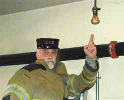 Lampadina da 100 anni, caserma vigili del fuoco (USA)