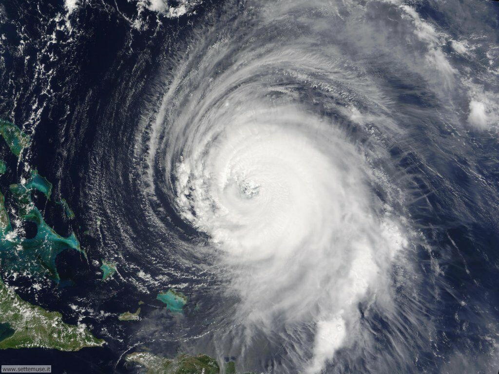 Foto desktop di tornado, cicloni, uragani 003