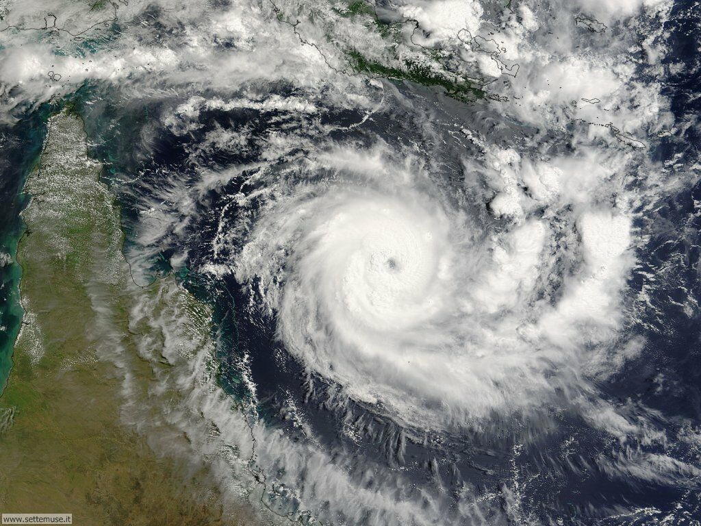 Foto desktop di tornado, cicloni, uragani 004