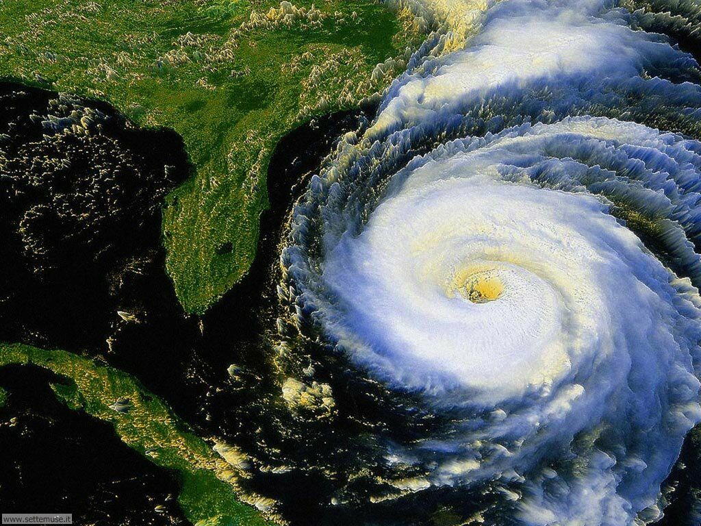 Foto desktop di tornado, cicloni, uragani 008