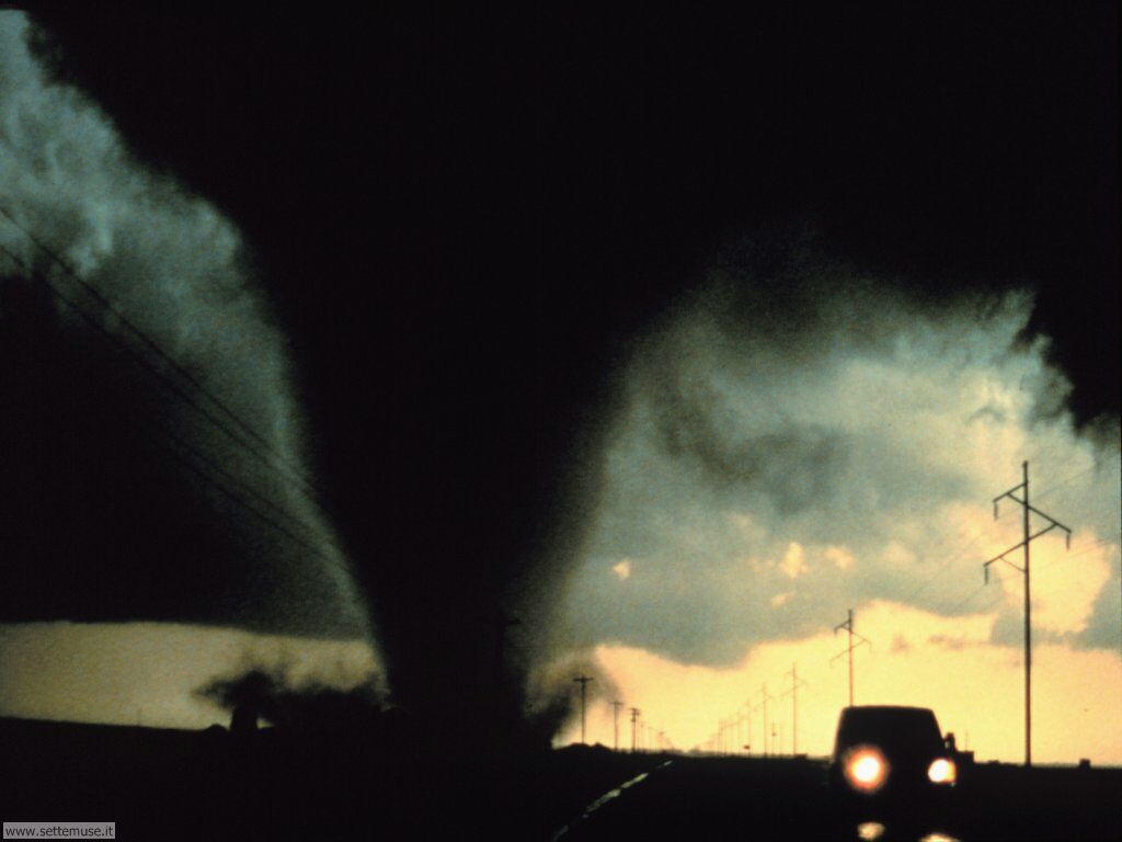 Foto desktop di tornado, cicloni, uragani 013