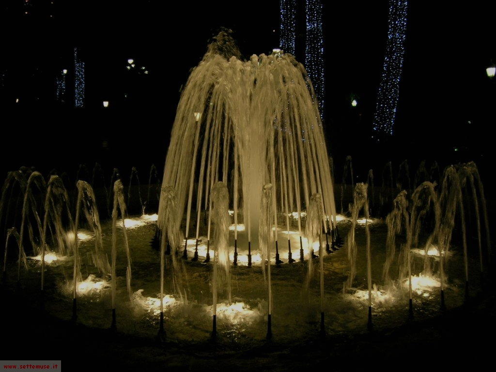 Montecarlo by night, la fontana a Natale