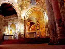 Interno della Chiesa di Santa Maria Maggiore a Tuscania