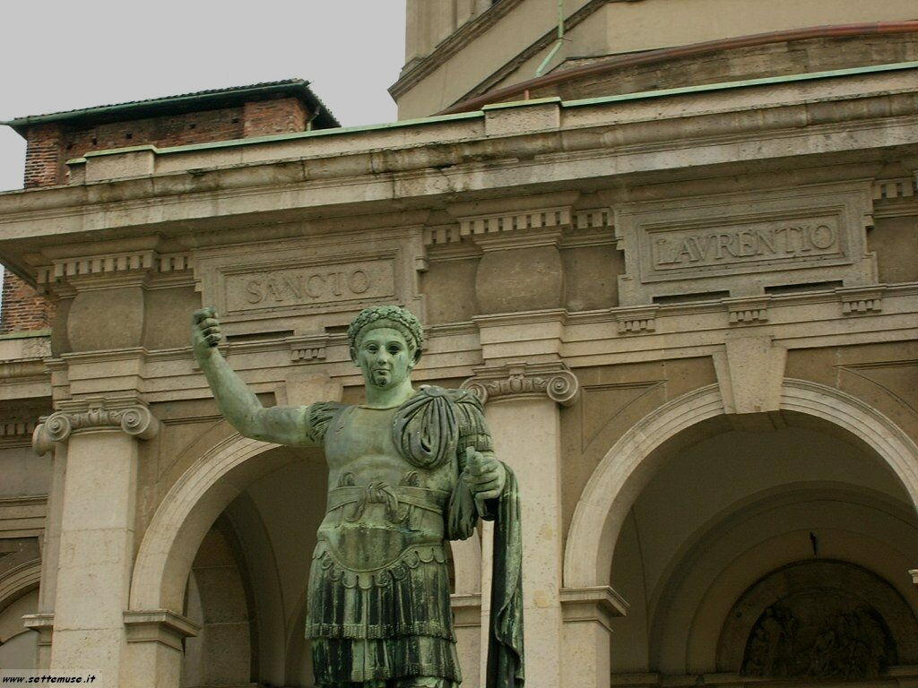 Milano citta colonne di san lorenzo foto