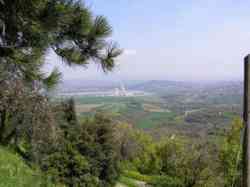 Vista da Castello di Gaiche sulla valle del fiume Nestore