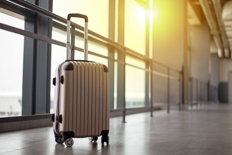 Bagaglio a mano l'Europa lo vuole gratis