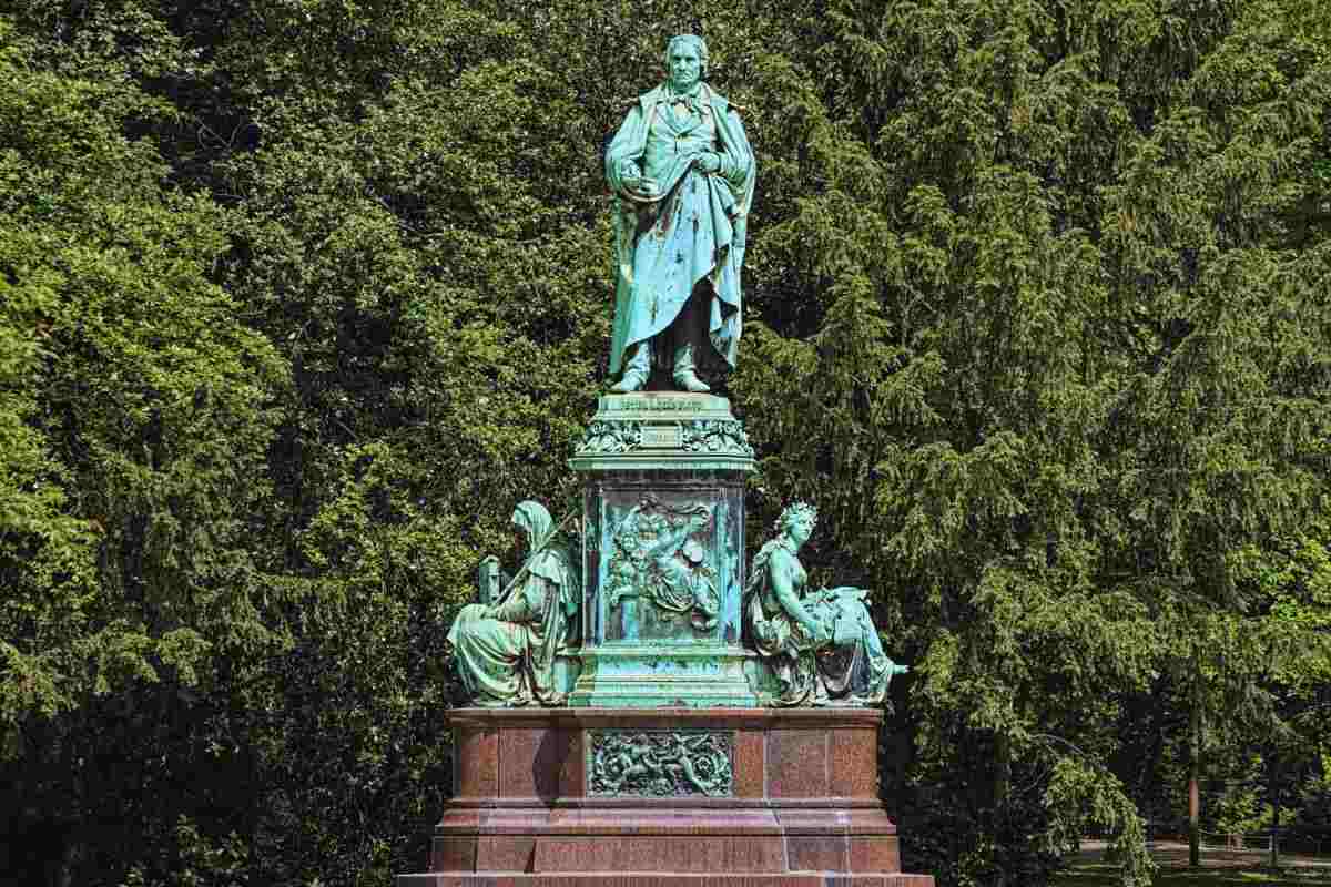 statua
